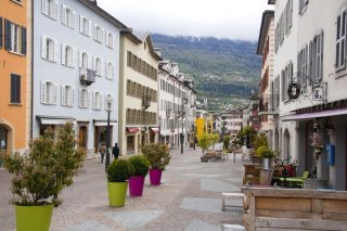 Le groupe PLR souhaite que le conseil municipal favorise l'implantation de nouveaux commerces adaptés aux besoins des citoyens.